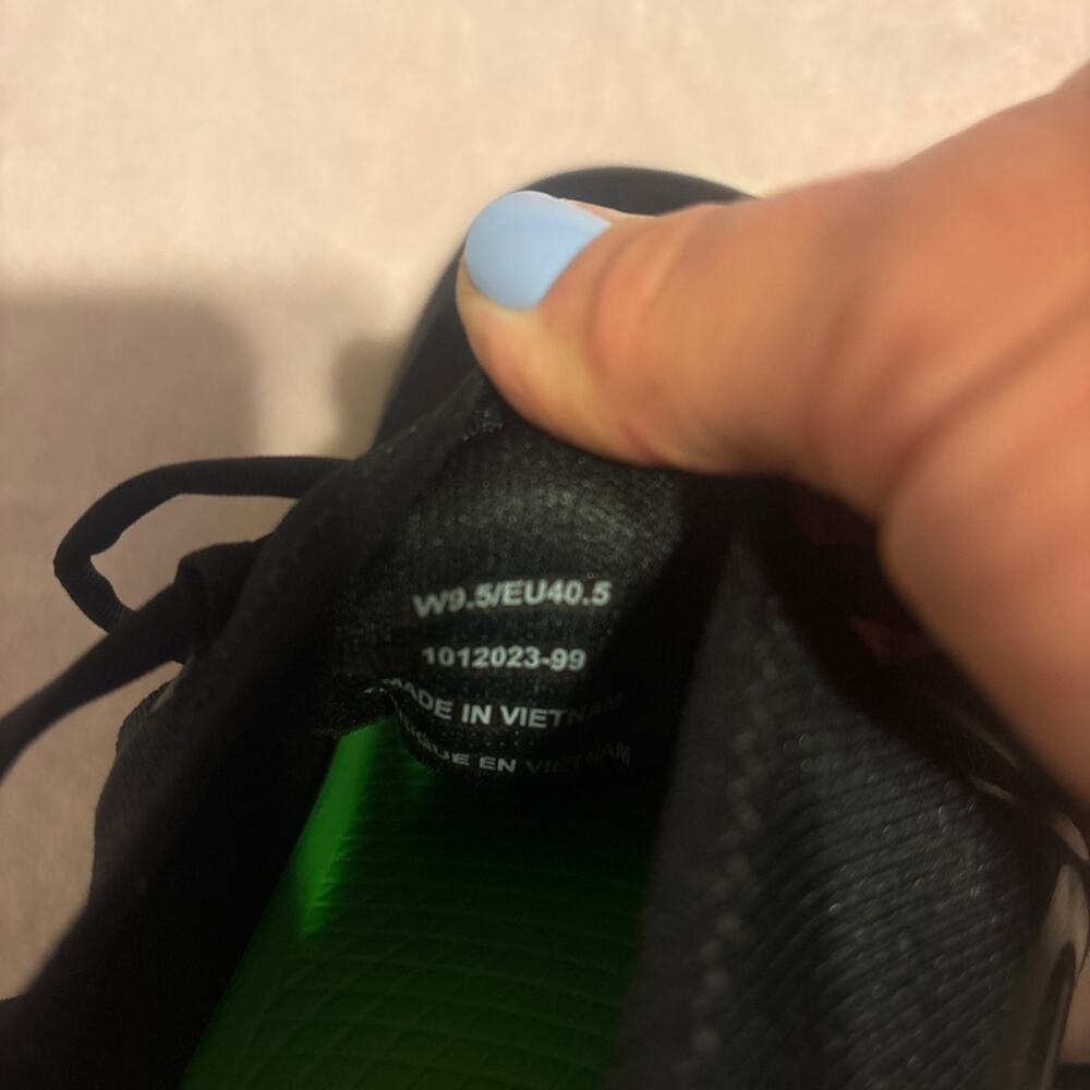 OOFOS Shoes - Picture 4 of 4